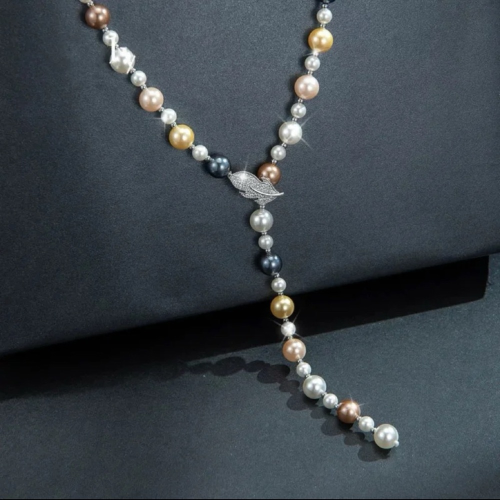 Elegant Multicolor Pearl Necklace